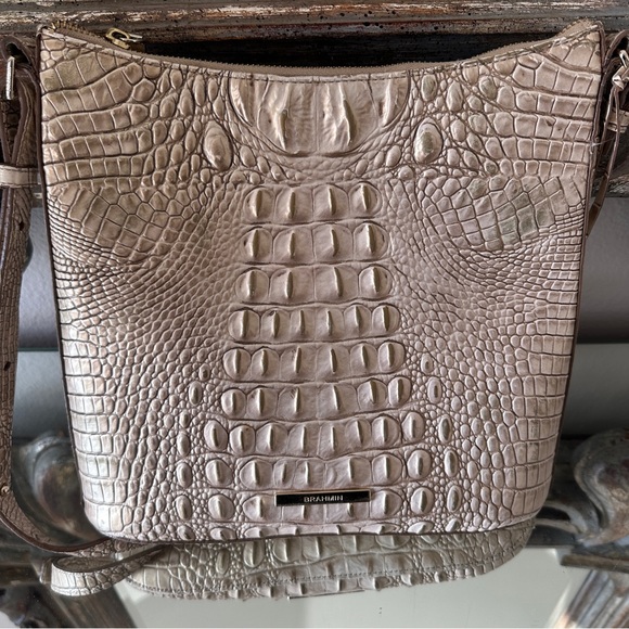 Brahmin Katie Melbourne Embossed Leather Crossbody Bag Beige w/Gold Highlights - Picture 2 of 10